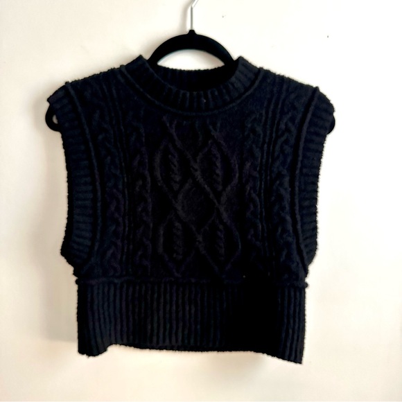 Free People • Rowan Cable Knit Sweater‎ Vest in Black - Picture 2 of 6